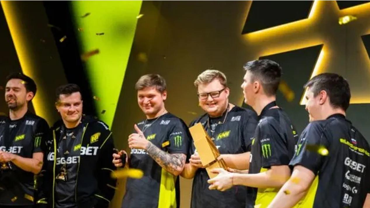 他不止一次 他不止一次