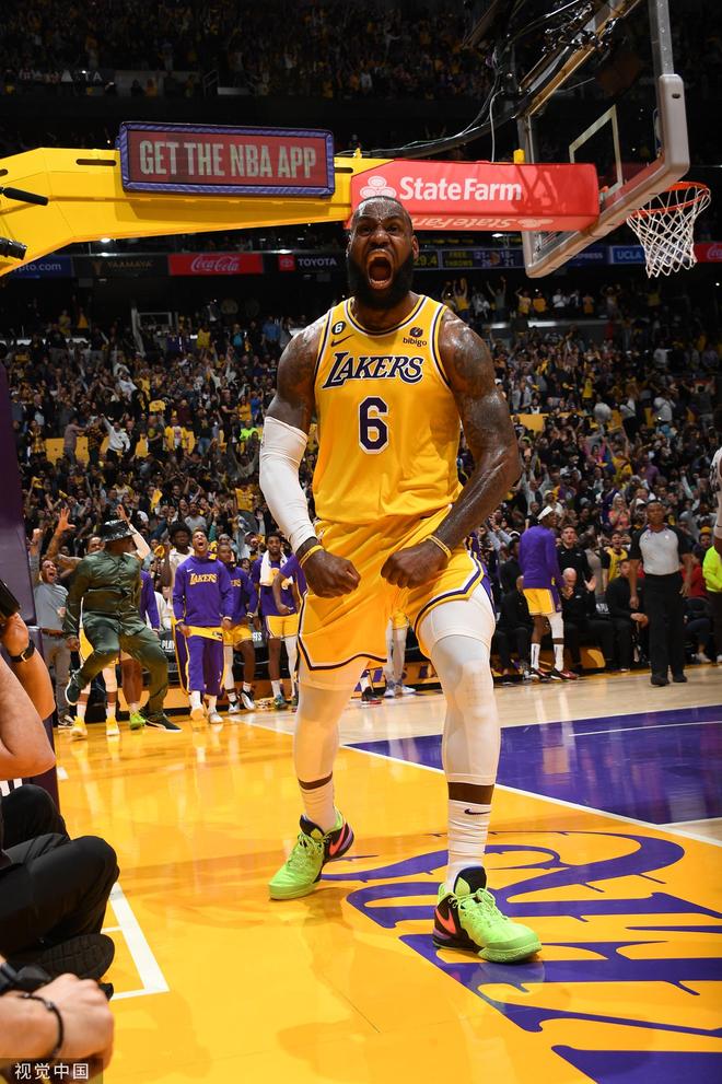 构被牢牢贯 构被牢牢贯